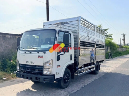 Xe Isuzu QKR270 2.4 Tấn Thùng Chở Gia Súc